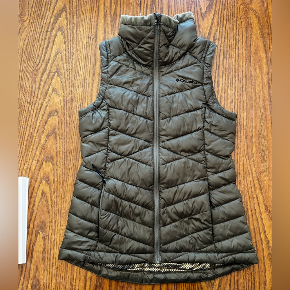 Columbia puffer vest - lightly used